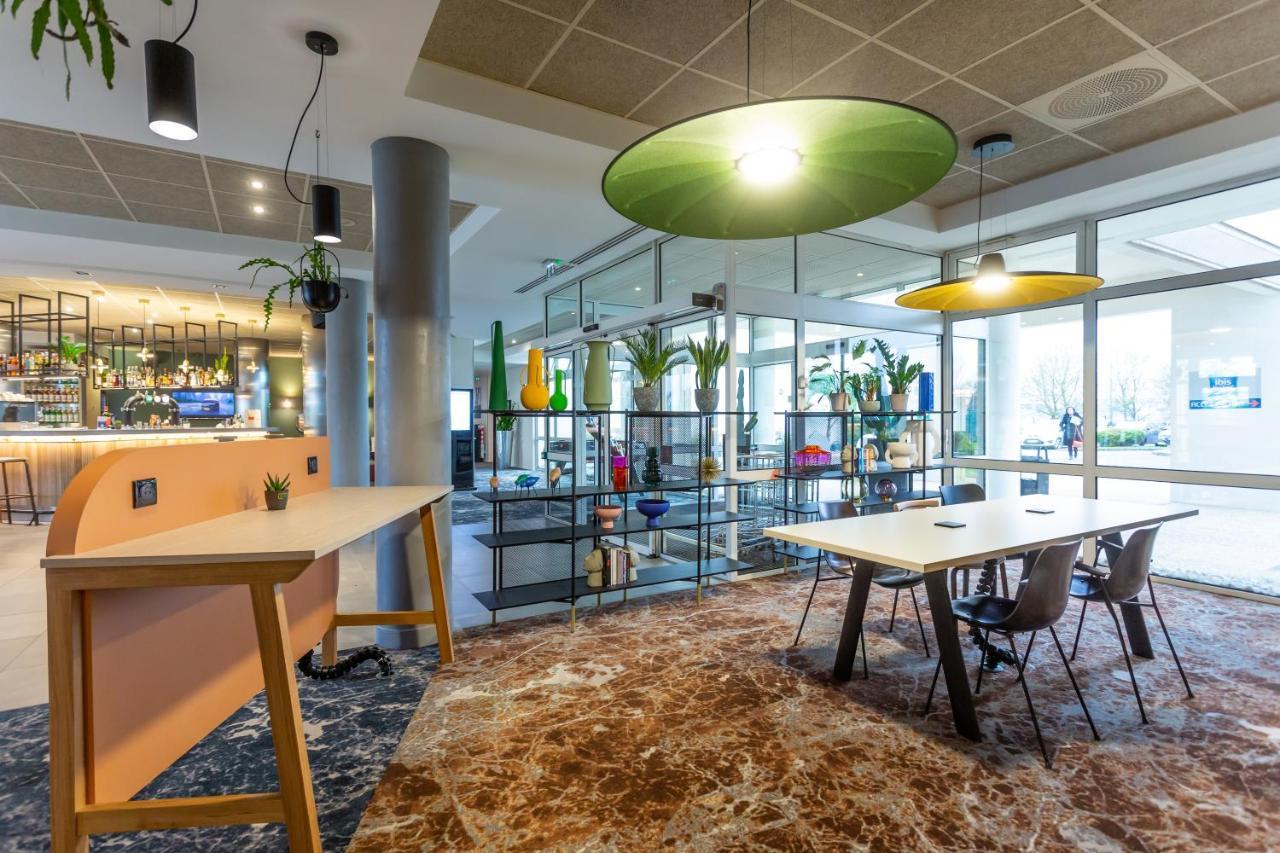 Novotel Bourges Esterno foto