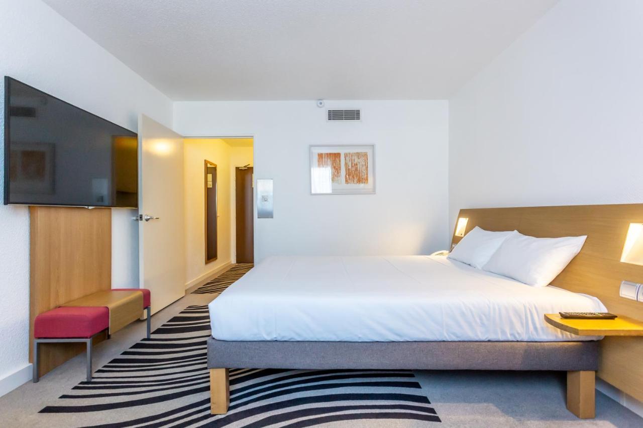 Novotel Bourges Esterno foto