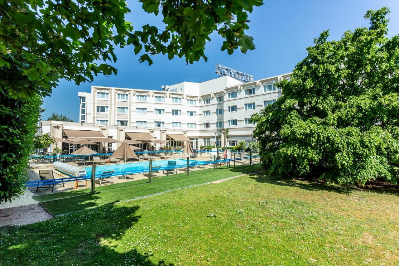 Novotel Bourges Esterno foto