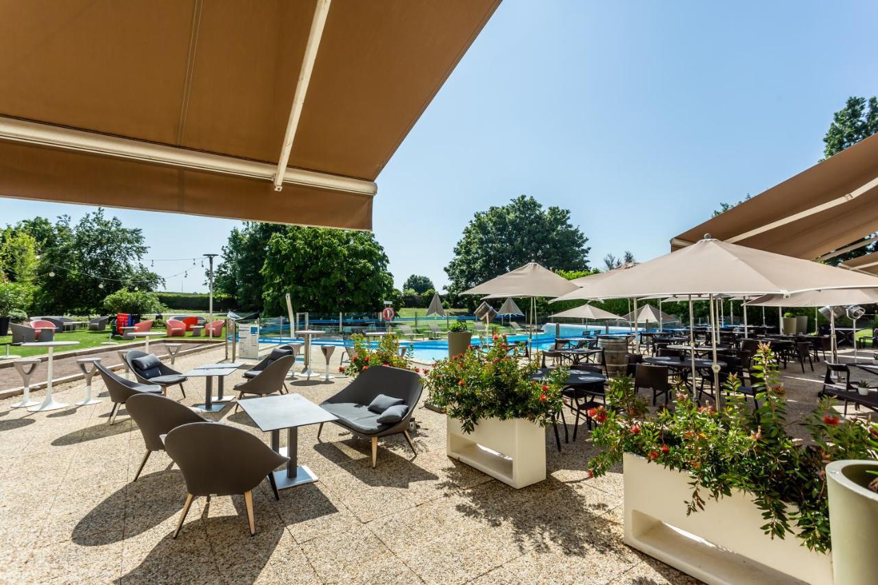 Novotel Bourges Esterno foto