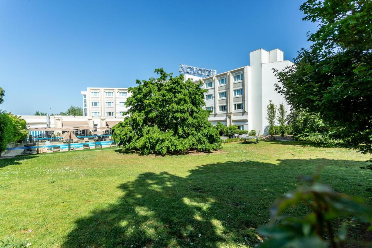 Novotel Bourges Esterno foto