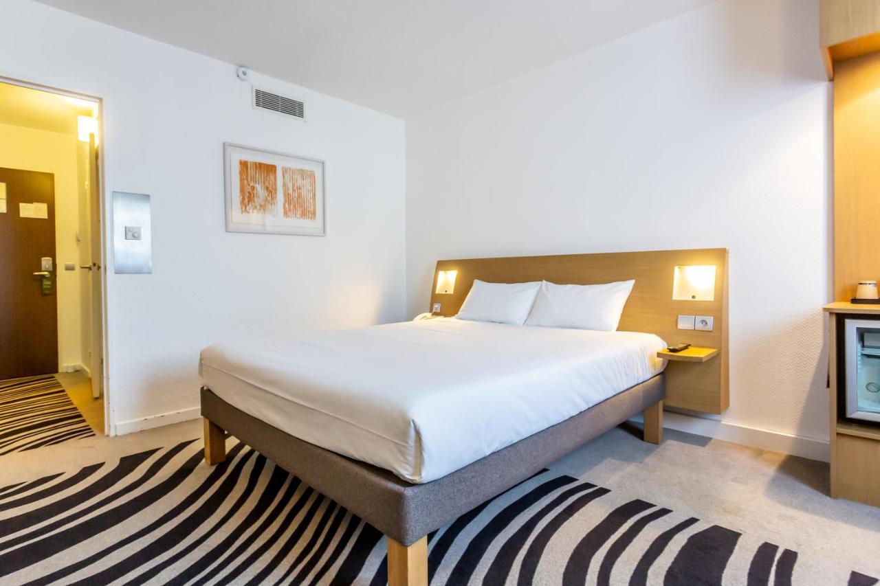 Novotel Bourges Esterno foto