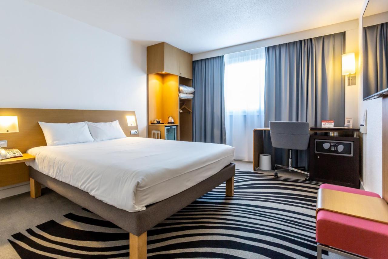 Novotel Bourges Esterno foto