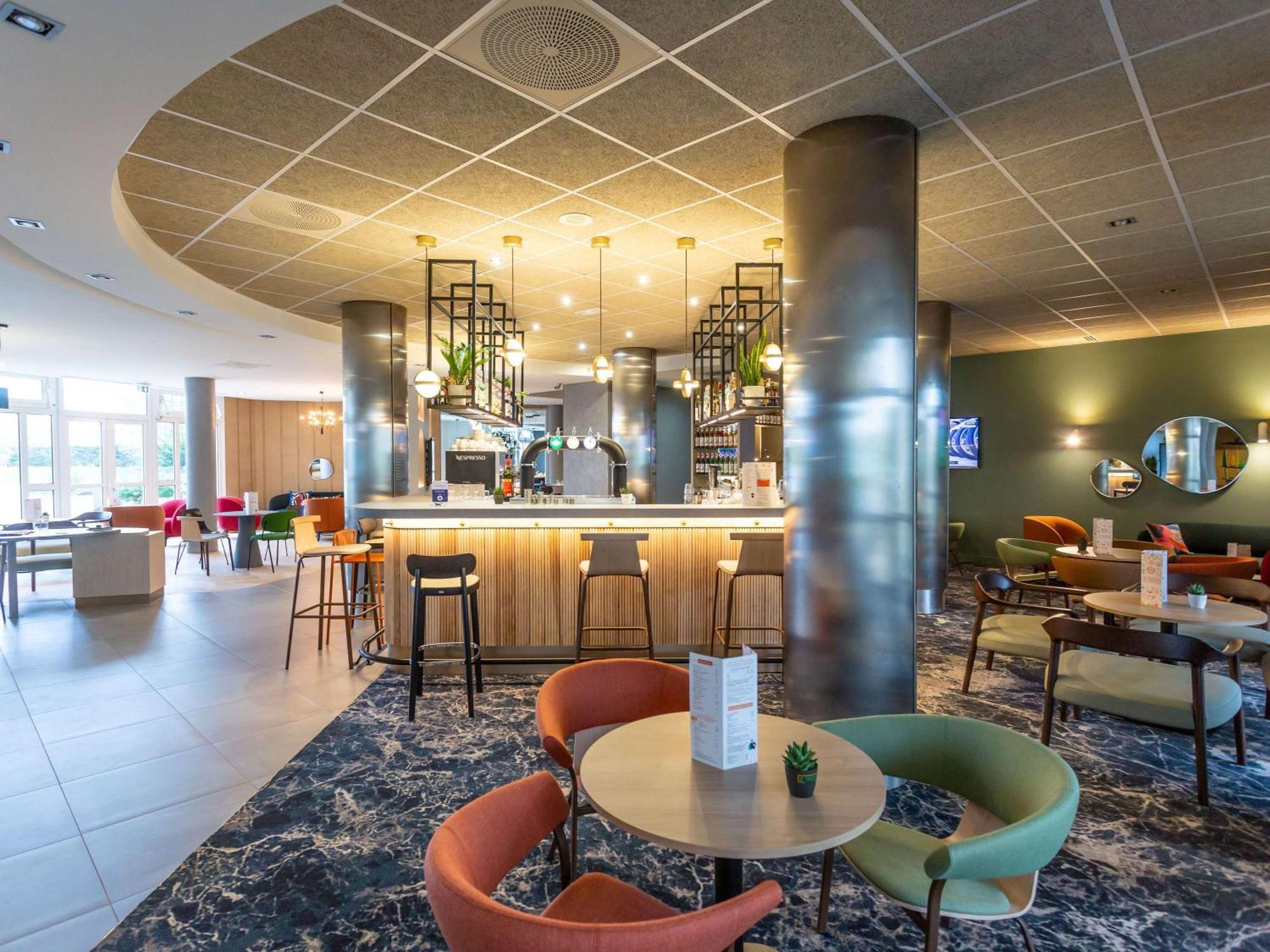 Novotel Bourges Esterno foto