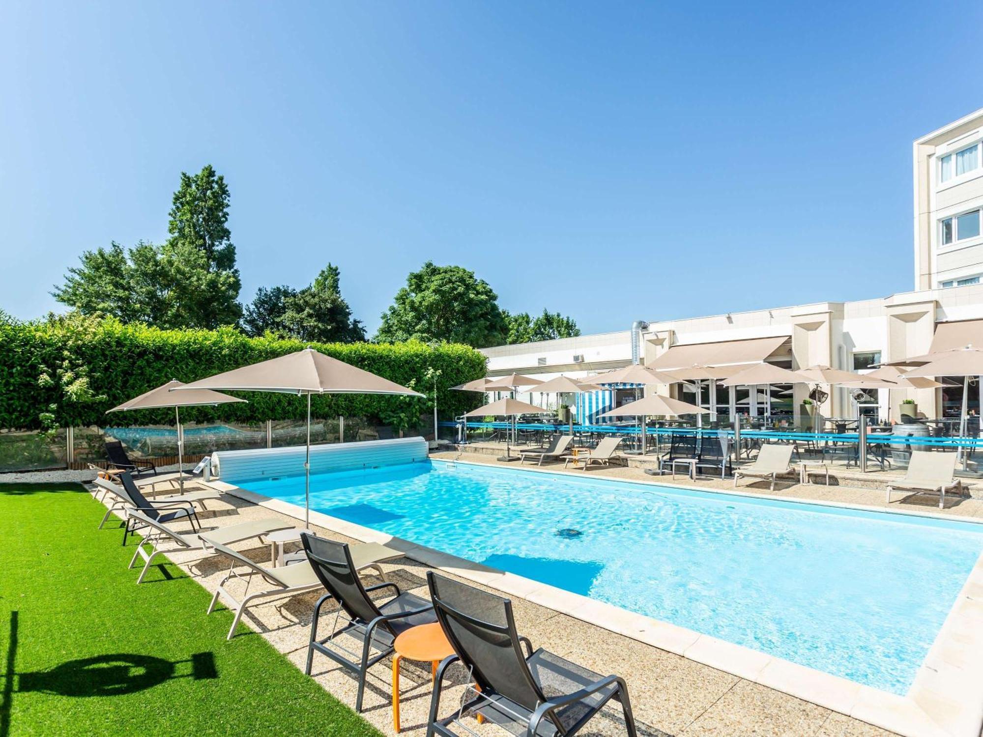 Novotel Bourges Esterno foto